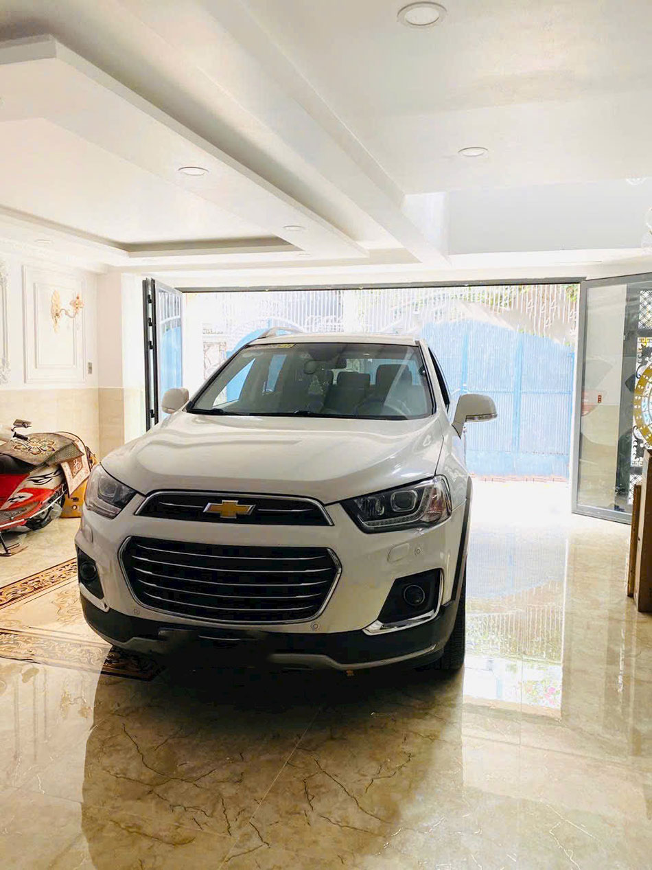 Biệt thự thiết kế tân cổ điển, full nội thất cao cấp xe hơi đổ trong nhà khu VIP Phạm Văn Hai